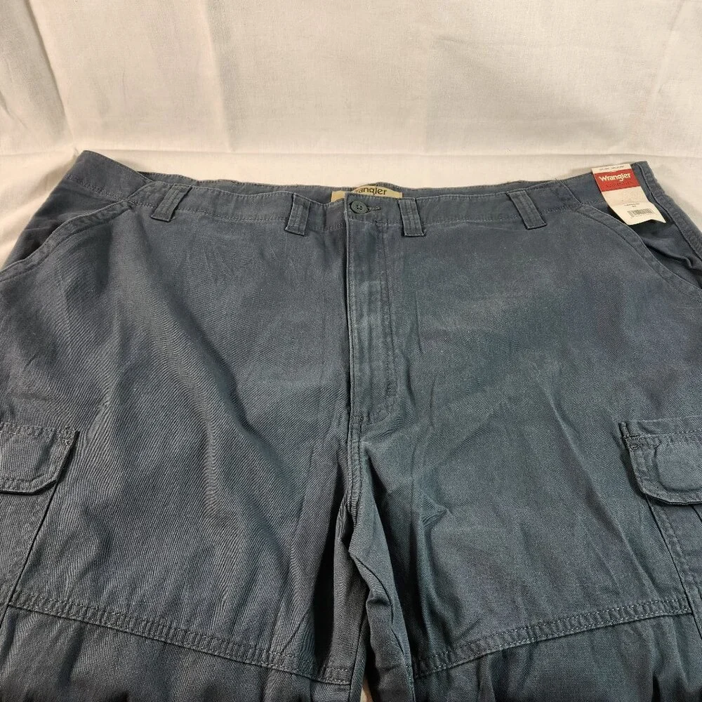 Wrangler Authentics Mens Blue Stretch Cargo Shorts (Actual Sz 51) NWT FREE Ship - Picture 1 of 15